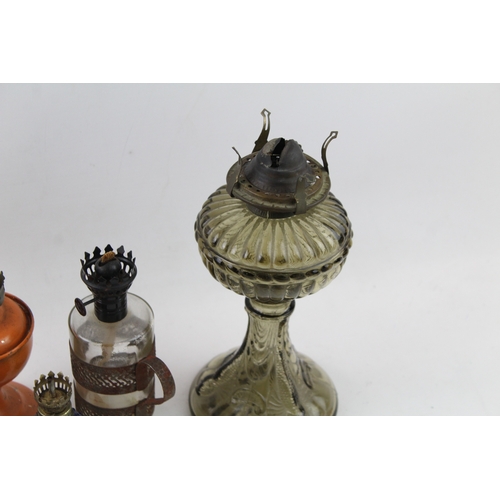 605 - Antique/Vintage Oil Lamps Inc Table, Hand, Glass Base, Coloured Glass, Etc x 6