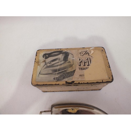 150 - Vintage travel iron