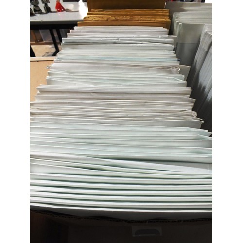 303 - Two hundred lightweight envelopes