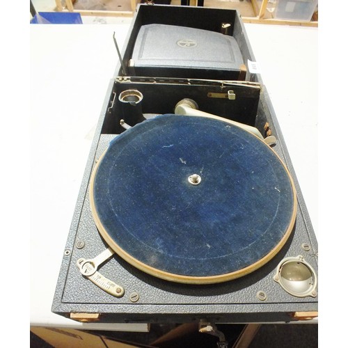 310 - Vintage Columbia Gramophone - unchecked.