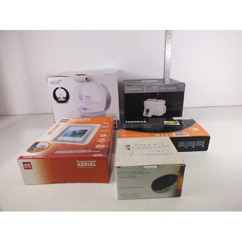 363 - Misc lot to include Cookworks Tea maker, Ipod Luminer, One for all picture frame, indoor antenna etc... 