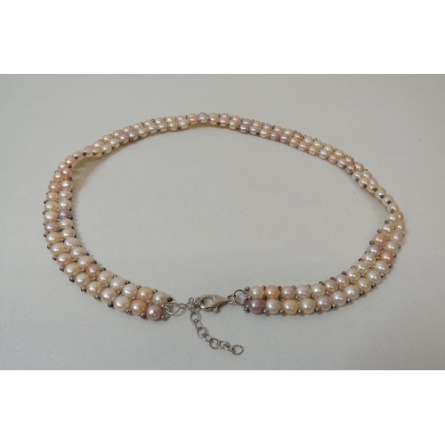 58 - 925 silver freshwater pearl necklace and 925 silver handbag necklace.