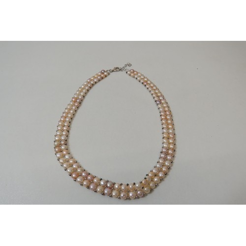 58 - 925 silver freshwater pearl necklace and 925 silver handbag necklace.