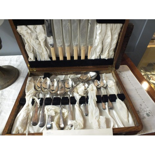 393 - James ryals and co canteen of cutlery