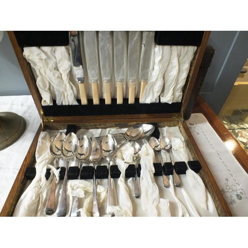 393 - James ryals and co canteen of cutlery