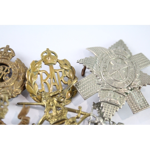 104 - Military Cap Badges Inc Scottish, West Riding, LN Lancs, Etc x 10