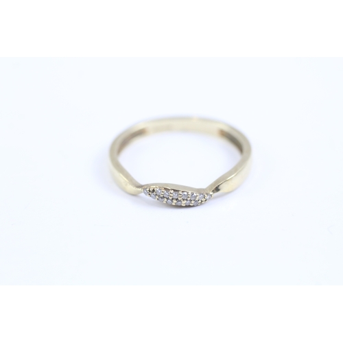 15 - 9ct gold diamond set dress ring (1.4g)- Size N