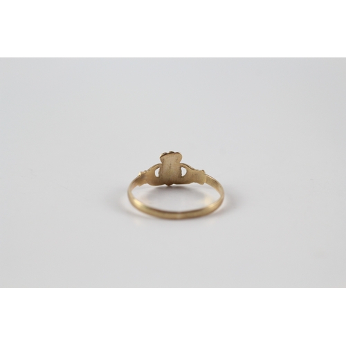 25 - 9ct Gold Claddagh ring (0.6g)- Size H