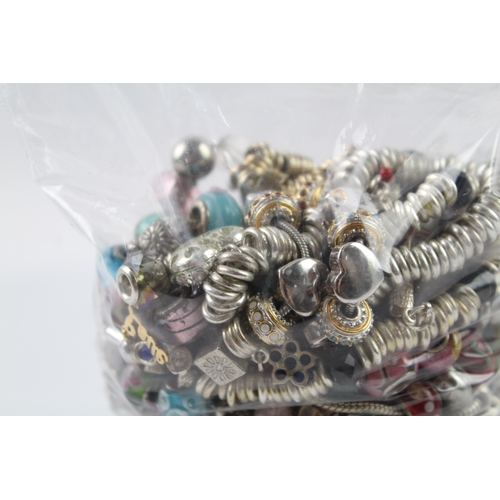 58 - Assortment of Fashion Charm Jewellery inc. Bracelets, Charms 1521g