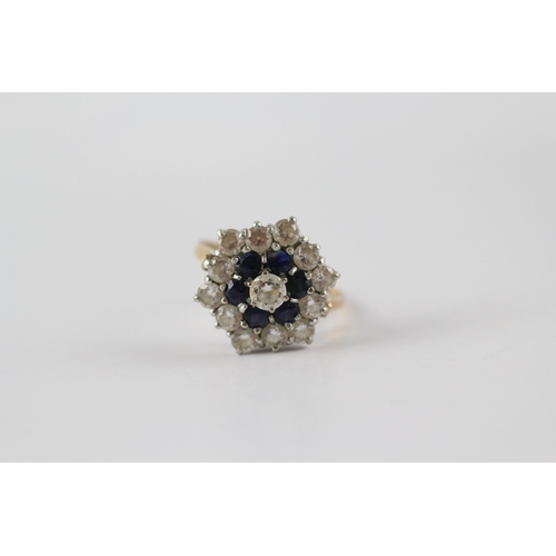 59 - 9ct gold sapphire and clear gemstone cluster ring (3.3g)- Size O