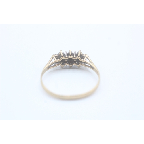 69 - 9ct gold vintage cubic zirconia dress ring (1.6g)- Size U