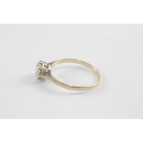 87 - 9ct gold cubic zirconia set solitaire ring (1.9g)- Size R