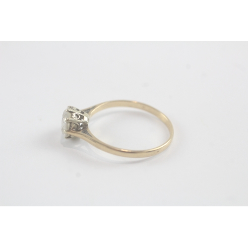 87 - 9ct gold cubic zirconia set solitaire ring (1.9g)- Size R