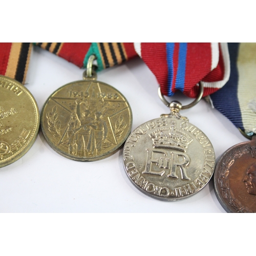 95 - Medals Inc WW2, Greek, Russian, ERII 1953 Coronation, Etc x 8