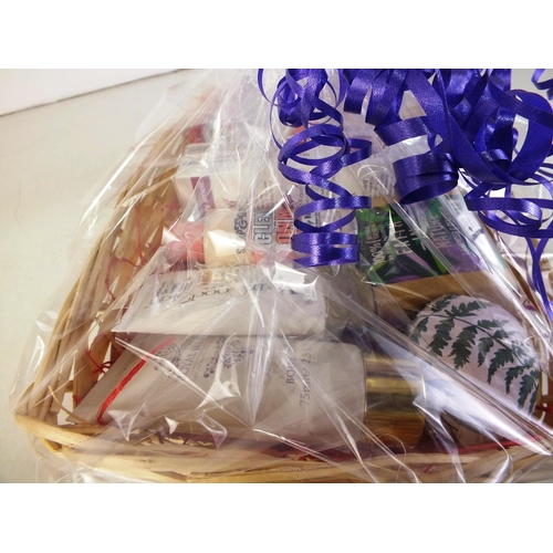 162 - Pamper hamper set