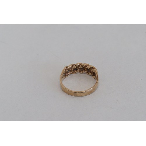 18 - 9ct Gold Keeper ring- Size M, 2.9g