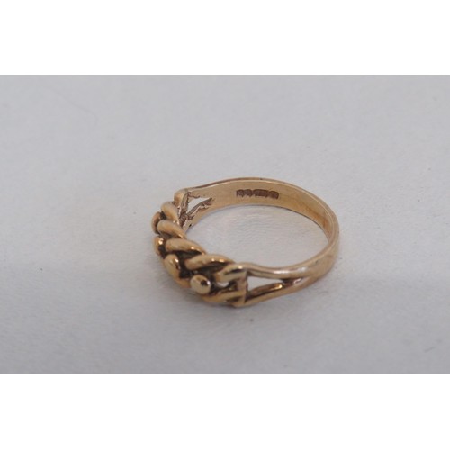 18 - 9ct Gold Keeper ring- Size M, 2.9g