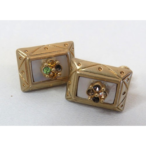 70 - Vintage signed Napier Lever screw back clip on earrings.