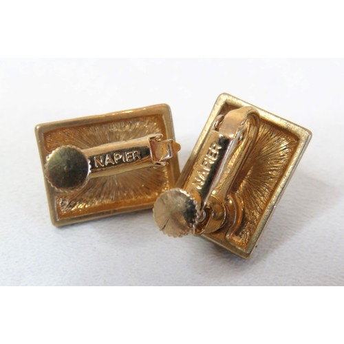 70 - Vintage signed Napier Lever screw back clip on earrings.