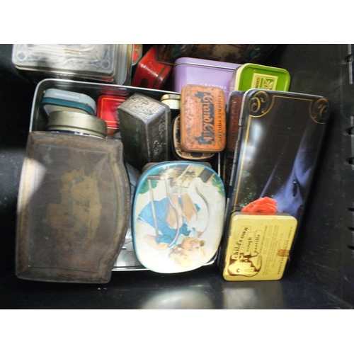 304 - Mixed lot of vintage tins