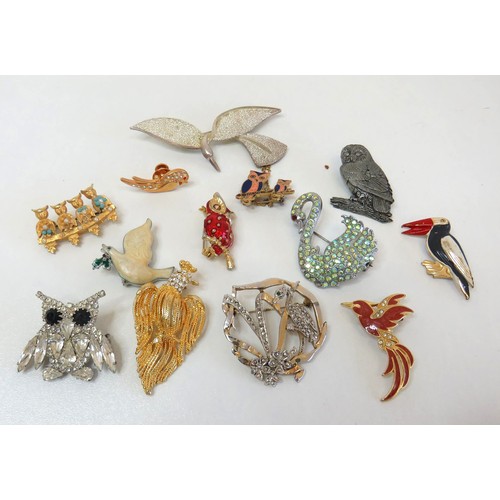 271 - Thirteen assorted bird brooches including signed Kigu, owls, cloisonne etc.