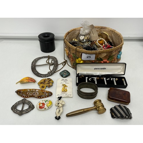 28 - Basket of jewellery and trinkets including vintage brooches, belt buckles etc.