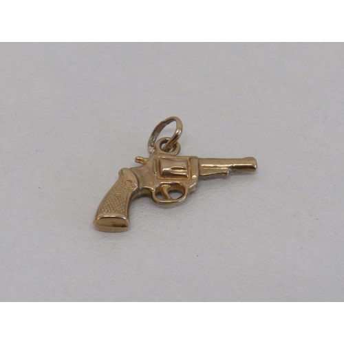 5 - 9ct Gold Pistol charm/pendant, 1.4g