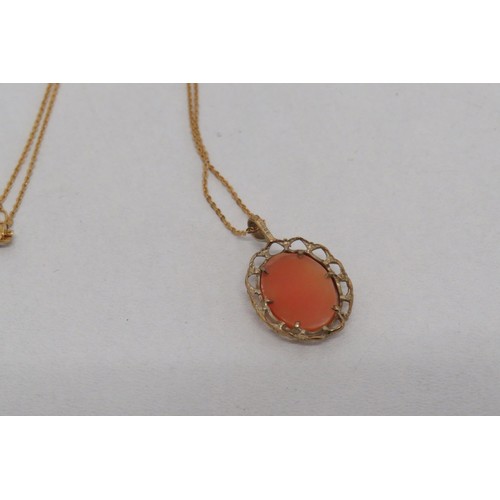 18 - 9ct Gold Cameo necklace 18