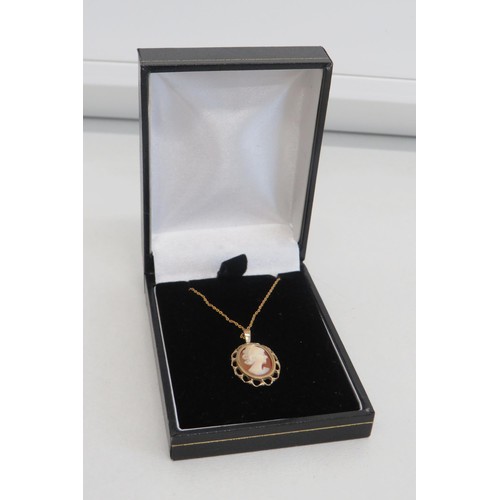 18 - 9ct Gold Cameo necklace 18