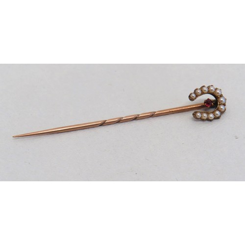 32 - Antique 15ct Rose Gold Seed Pearl & Ruby Horseshoe Tie pin.
Weight 1.3g