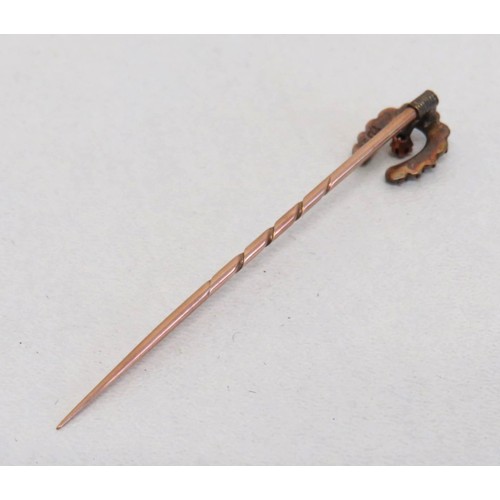 32 - Antique 15ct Rose Gold Seed Pearl & Ruby Horseshoe Tie pin.
Weight 1.3g