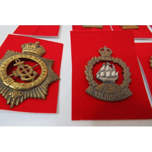 72 - 18 Military Cap/Regimental badges