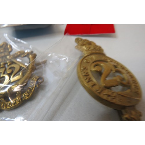 72 - 18 Military Cap/Regimental badges