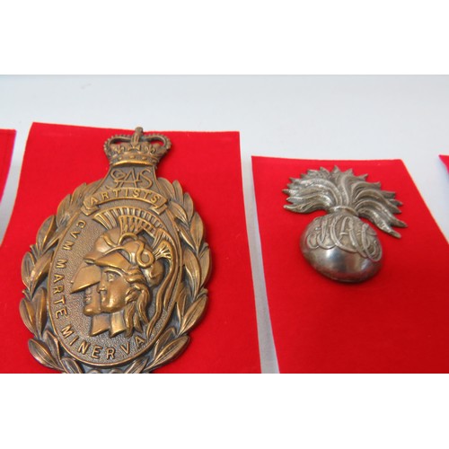 75 - 18 Military Cap/Regimental badges