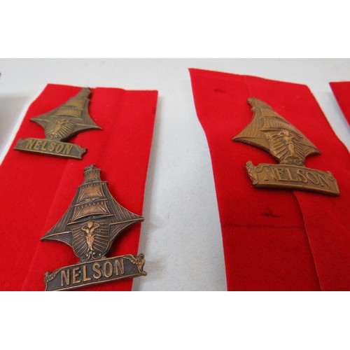 77 - 18 Military Cap/Regimental badges