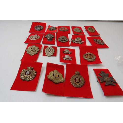 78 - 18 Military Cap/Regimental badges