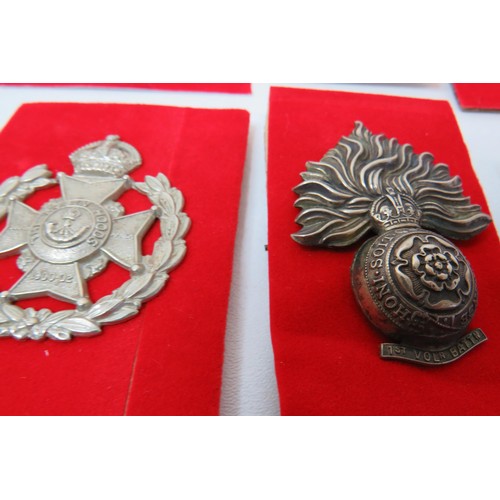 78 - 18 Military Cap/Regimental badges