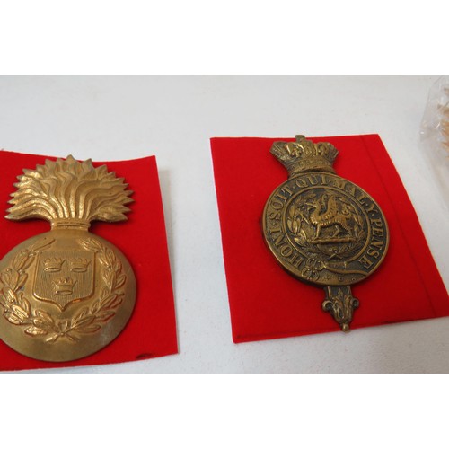 80 - 18 Military Cap/Regimental badges