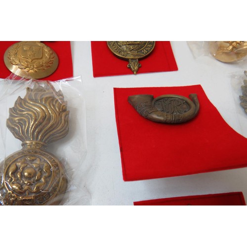 80 - 18 Military Cap/Regimental badges