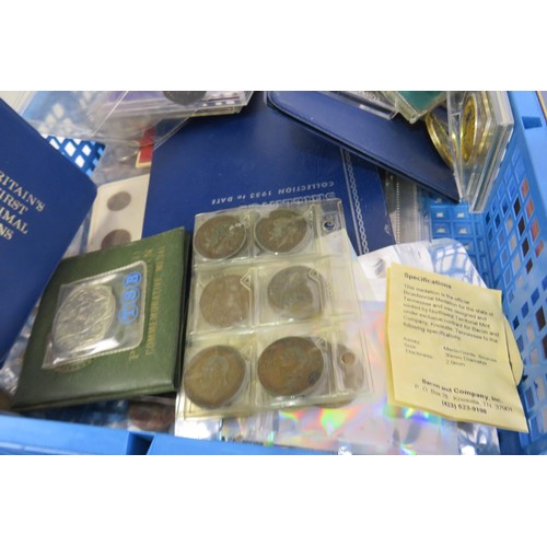 102 - Assortment of collectable coinage