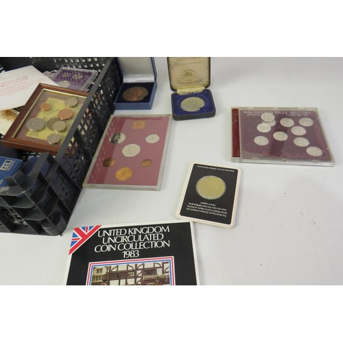 100 - Assortment of collectable coinage