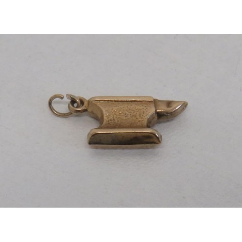 215 - 9ct Gold Blacksmiths Anvil Charm/pendant, 0.7g