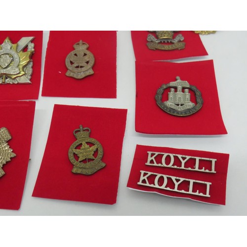 45 - 18 no Infantry Military badges to Inc 
Royal Berkshire
Royal Kent
Royal Kent West