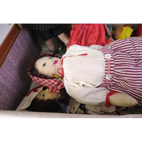 128 - Joblot of assorted dolls and puppets