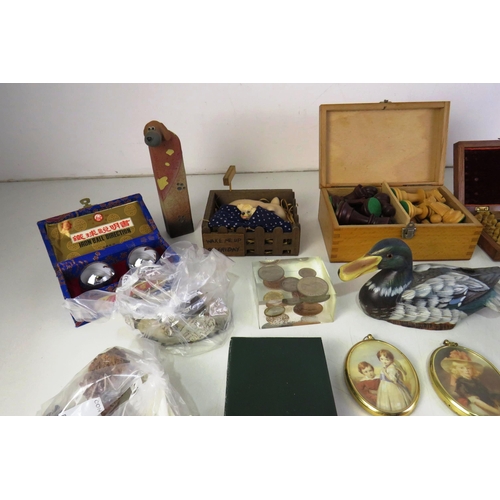 130 - Mixed lot of collectables to include ducks, oriental etc