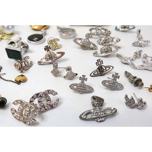 234 - Fashion Jewellery to include earrings, tie clips and pendants.