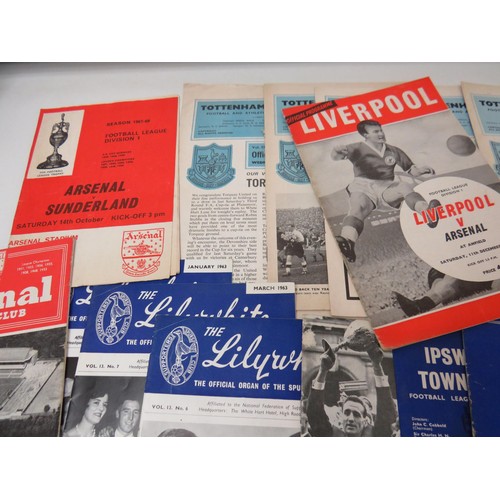 251 - Thirty-one 1960's Football programmes to include, Arsenal, Chelsea, Liverpool, Everton, Tottenham Ho... 