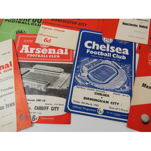 251 - Thirty-one 1960's Football programmes to include, Arsenal, Chelsea, Liverpool, Everton, Tottenham Ho... 