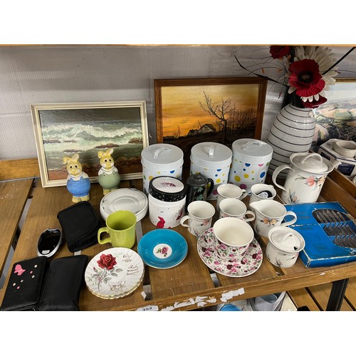 142 - Shelf lot of assorted ceramic