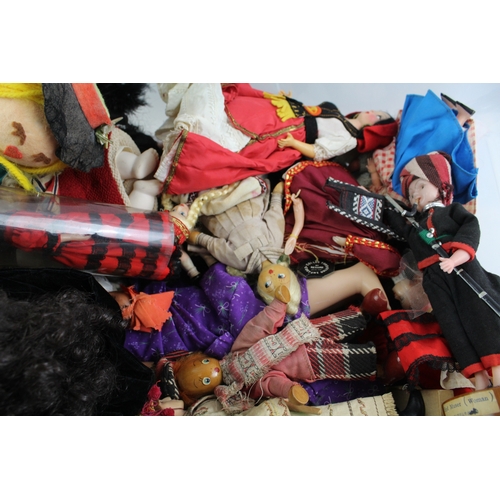 545 - Dolls Assorted Vintage Modern Branded Collectable Joblot